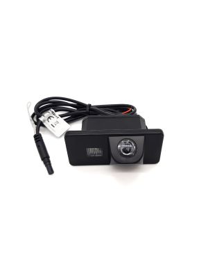 Rückfahrkamera in Kennzeichenleuchte (NTSC) für BMW 3er (E46 E90 E91 E92), 5er (E60 E61), 6er (E63), X5 (E70) & X6 (E71)